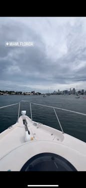 37FT MONTEREY Experience Miami: Big Discounts Available! Inquire Now!