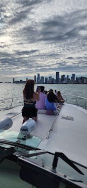 Location de yacht de 50 pieds avec photos et vidéos de drones gratuites ! Renseignez-vous sur les promotions et les remises ! 