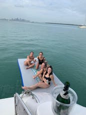 Location de yacht Azimut de 55 pieds à Miami, en Floride - Jusqu'à 13 personnes ! Faisons la fête !