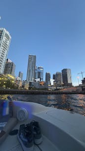 ¡La mejor oferta del mercado! Sea Ray Sundeck 26': ¡Diversión a un precio inmejorable!