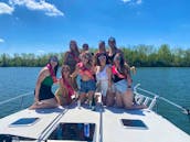 15 Person Sea Ray 40' Motor Yacht in Quebec