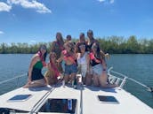 15 Person Sea Ray 40' Motor Yacht in Quebec