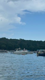 Party-Ready 24' Pontoon w/ Captain – Great for Groups & Lake Days!