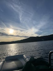 Bennington 22' Pontoon on Merrymeeting Lake, New Hampshire