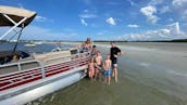 Fun and relaxing pontoon! Fall is here🍂🍁🍃⚓️🛥️🌊🌊