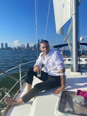 #1 Manhattan Sailboat! 5-Star Service with Captain, Crew, Champagne & Catering