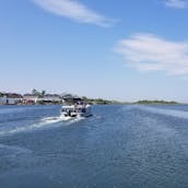 10 Passenger Comfortable  Pontoon Boat - for fun with families / friends