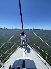 Sailing NYC aboard 34' Catalina