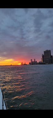 Sailing NYC aboard 34' Catalina