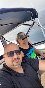Louez le Rinker Cruiser de 29 pouces à O.C. Captain et carburant inclus