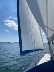 Sailing in Newport- Catalina 320 Sailboat with Captain Kenneth & Captain Perrin