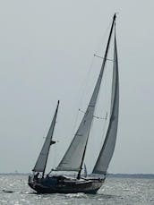 34' Mainship Pilot Power Boat for charter with Captain in Newport, Rhode Island