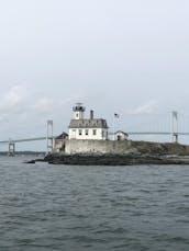 Lancha motora Mainship Pilot de 34 pies para alquilar con capitán en Newport, Rhode Island