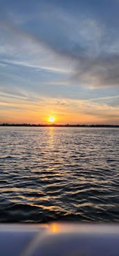 Faites la fête sur l'eau sur l'île !