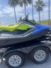  Nuevos alquileres de motos acuáticas SeaDoo Sparks y GTI en la playa de la ciudad de Panamá