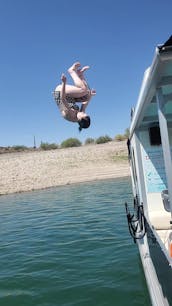 Aluguel de barco para festas particulares com o capitão em Lake Pleasant! Somos especializados em DIVERSÃO!