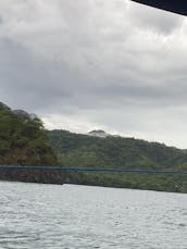 Passeios à vela e passeios turísticos na praia Potrero, província de Guanacaste, Costa Rica