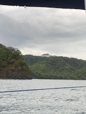 Passeios à vela e passeios turísticos na praia Potrero, província de Guanacaste, Costa Rica