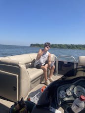 10 Passenger Pontoon for Rent at Lake Texoma Pet Friendly