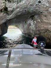 ハリスコ州プエルトバジャルタのアジムット55スポーツイタリアンヨット