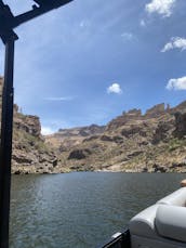 24' Bentley Pontoon Boat for rent on Saguaro or Canyon Lake