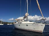 Excursion en voilier aux Saintes avec Skipper et professeur de voile