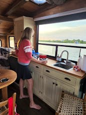 2021 Daigno Houseboat Rental in Salaberry-de-Valleyfield, Québec
