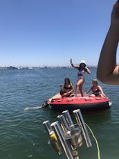 33ft Party Cruiser in San Diego Bay (Up to 12 guests)