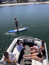 Pontón de dos pisos para fiestas en pontón de 30 pies en Mission Bay