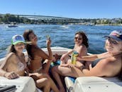 Faça um cruzeiro em Lake Union/WA 📍 24' COBALT 🚤. Compartimento ☔️😎✅ Banheiro 💩✅⚓️✅ ⛽️ OnMyTime ✅