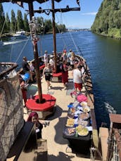 Aventura de navio pirata dos anos 50 a bordo do Queen Anne's Revenge em Seattle