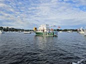 Hunky Dory Boat! Lake Union Lake WA tours, Karaoke system, Mini fridge!