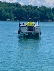 Lake Keowee 22' Tritoon w/ 175 hp Rental!