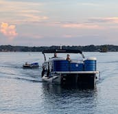 23' Tritoon on Lake Norman - Free fuel, tube, and delivery!