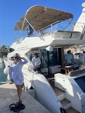 Un spacieux yacht de luxe à deux étages à Cancún et à Isla Mujeres de 68 pieds, 4 heures, min 20 personnes maximum