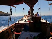 A bordo del veliero navigando in Costiera Amalfitana-Penisola Sorrentina-Golfo di Napoli