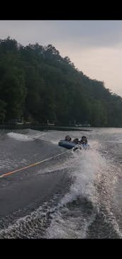 Barco de esqui náutico: instrução de esqui, tubulação, pesca e diversão no Lago Zoar