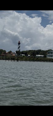 Bennington Tritoon de lujo de 22 pies y 150 CV para St Augustine Intercoastal