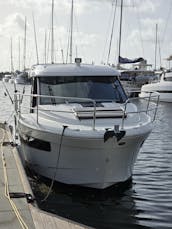 Jeanneau NC 895 Luxury Yacht - Private Key West Boat Charter