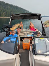 22' Malibu Axis Wakesurf Boat for Surfing, Wakeboarding or  Tubing in North Lake Tahoe