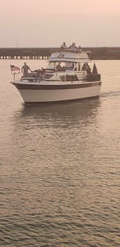 41' Classic & Elegant Yacht -The Kickback on Lewisville Lake