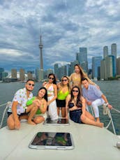 Prêt à faire la fête sur un élégant yacht à moteur MTX de 34 pieds à Toronto (8 ou 10 personnes)