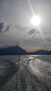 Luxurious pontoon in Interlaken with private captain  (Thun/Interlaken/Jungfrau)