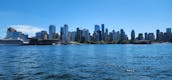 Pontón de lujo sobre el agua para 8 personas para una fiesta de barbacoa en False Creek de Vancouver