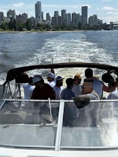 Yacht de croisière de luxe Larson de 33 pieds à Vancouver, en Colombie-Britannique