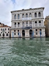 Private & Personalised Boat Tour with Tour Guide + Boat Driver in Venezia, Veneto