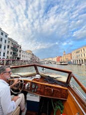 Private & Personalised Boat Tour with Tour Guide + Boat Driver in Venezia, Veneto