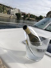 Motor Yacht Rental in Vila Nova de Gaia, Portugal with Captain