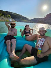  Choose Your Vibe: Turn Up or Wind Down on Lake Travis! 