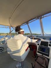 Peignez, faites la fête et naviguez avec nous ! Montez à bord du Sea Ray de 45 pieds 